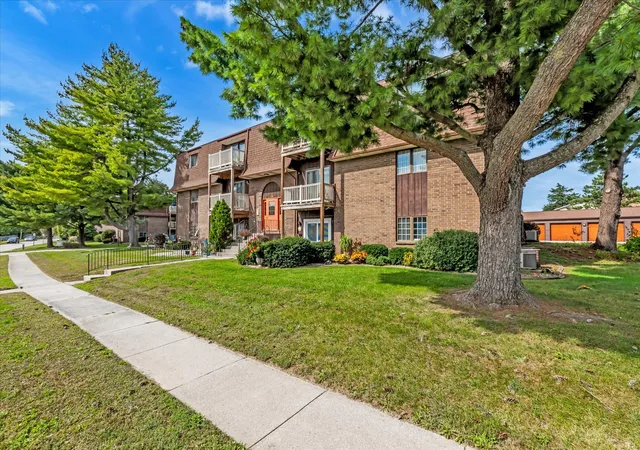 Photo 2 of Condo for sale at 1249 48th Avenue #23, East Moline, IL 61244 | MLS# 12770532 | Listing updated on 2026-10-06