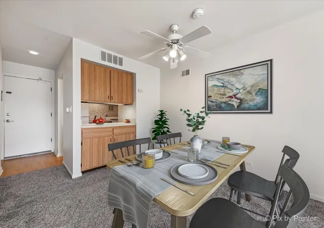 Listing Photo 4 - Condo for sale in building located at 5100 Carriageway Dr, Rolling Meadows, IL 60008 - Unit #305-2