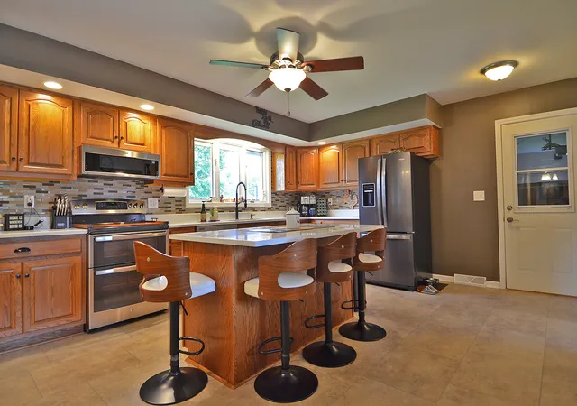 Photo 1 of Single family home for sale at 904 Luke St, Ottawa, IL 61350 | MLS# 12770551 | Listing updated on 2026-09-29