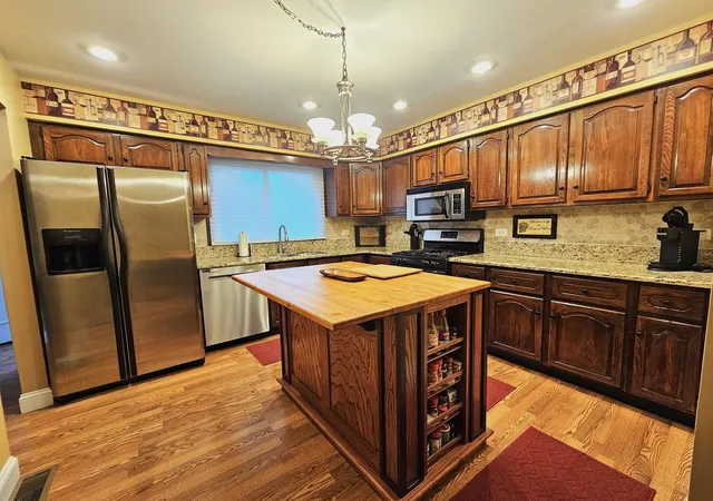 Photo 3 of Townhouse for sale at 262 W Golfview Ter, Palatine, IL 60067 | MLS# 12770553 | Listing updated on 2026-10-04