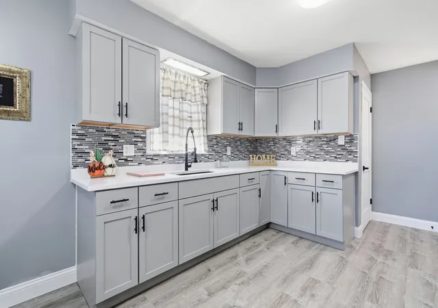 Photo 4 of Single family home for sale at 18640 Oakwood Ave, Lansing, IL 60438 | MLS# 12770565 | Listing updated on 2026-10-02
