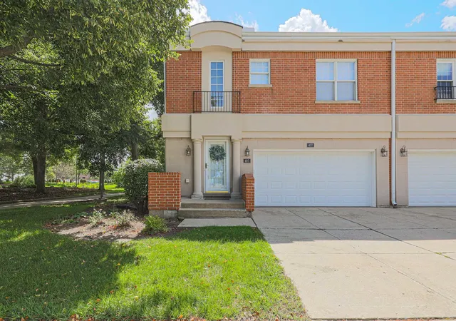 Townhouse for sale at 407 Town Pl Cir #407, Buffalo Grove, IL 60089 | MLS# 12770571