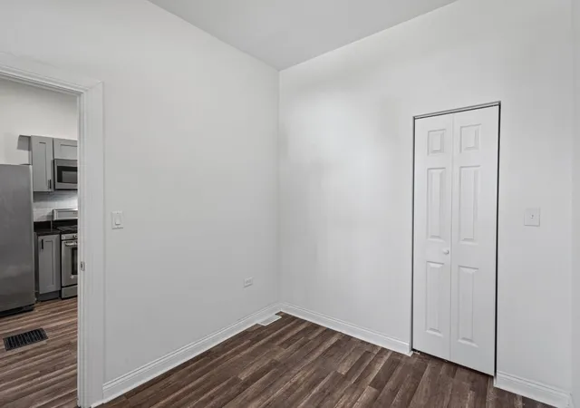 Listing Photo 4 - Condo for sale in building located at 4018 W Polk St, Chicago, IL 60624