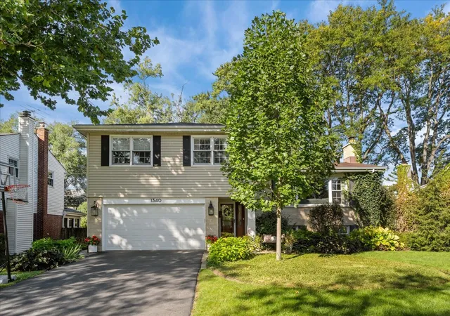 Photo 1 of Single family home for sale at 1340 Hawthorne Ln, Glenview, IL 60025 | MLS# 12770579 | Listing updated on 2026-10-05