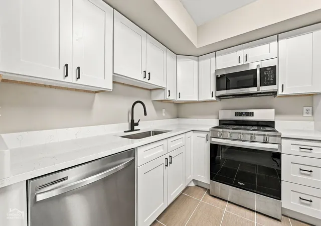 Photo 3 of Townhouse for sale at 457 Sioux Dr, Bolingbrook, IL 60440 | MLS# 12770580 | Listing updated on 2026-10-04