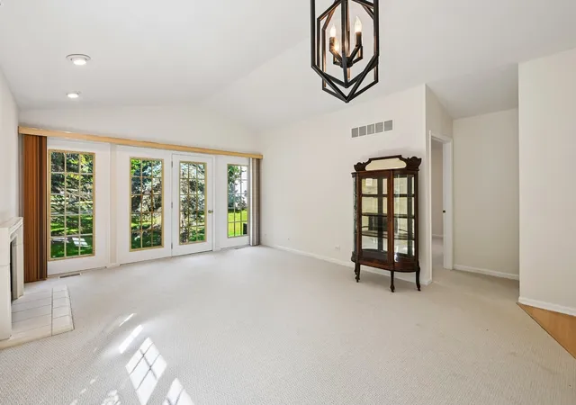 Photo 3 of Townhouse for sale at 298 Haber Rd, Cary, IL 60013 | MLS# 12770581 | Listing updated on 2026-10-07