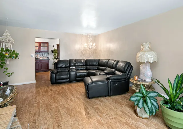 Photo 3 of Single family home for sale at 3858 E Lakeview Dr, Kankakee, IL 60901 | MLS# 12770582 | Listing updated on 2026-10-07