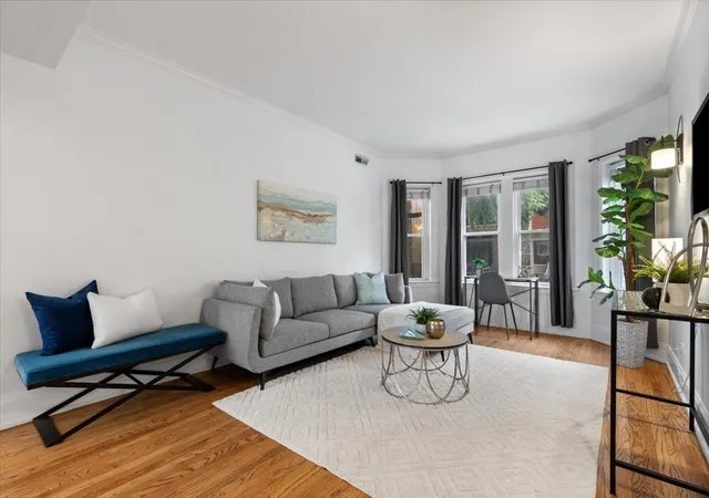 Photo 1 of Condo for sale at 1725 W Winnemac Ave #1, Chicago, IL 60640 | MLS# 12770586 | Listing updated on 2026-09-28