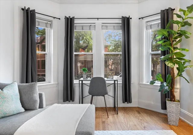 Photo 3 of Condo for sale at 1725 W Winnemac Ave #1, Chicago, IL 60640 | MLS# 12770586 | Listing updated on 2026-09-28