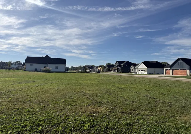 Photo 1 of Land for sale at 11 Pointe Blvd, Peru, IL 61354 | MLS# 12770599 | Listing updated on 2026-10-07