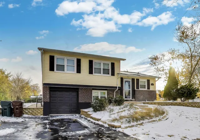 Photo 3 of Single family home for sale at 3651 177th Street, Country Club Hills, IL 60478 | MLS# 12770626 | Listing updated on 2026-09-27