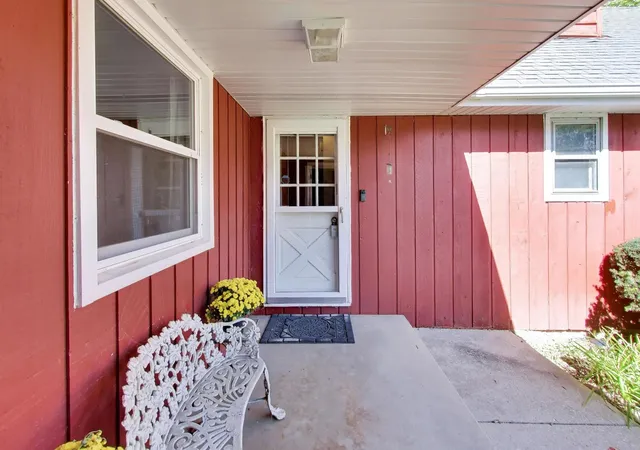 Photo 2 of Single family home for sale at 1120 Dean St, Woodstock, IL 60098 | MLS# 12770635 | Listing updated on 2026-10-08