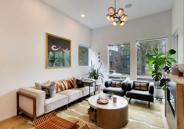 Photo 4 of Single family home for sale at 2071 N Oakley Ave, Chicago, IL 60647 | MLS# 12770642 | Listing updated on 2026-10-01