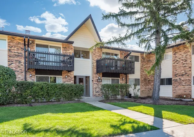 Condo for sale at 13a Kingery Quarter #203, Willowbrook, IL 60527 | MLS# 12770644