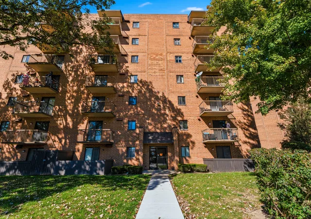 Condo for sale at 5970 Lake Blf Dr #402, Tinley Park, IL 60477 | MLS# 12770650