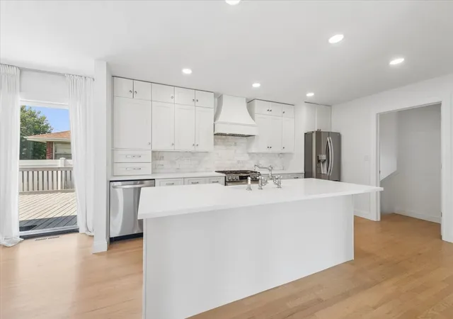 Photo 4 of Single family home for sale at 8425 W Sunnyside Ave, Chicago, IL 60656 | MLS# 12770651 | Listing updated on 2026-10-04