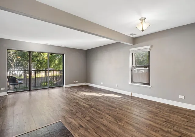 Listing Photo 5 - Condo for sale in building located at 463 Elm St, Deerfield, IL 60015 - Unit #1H