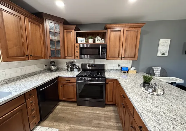 Photo 3 of Single family home for sale at 633 S Main St, Sheffield, IL 61361 | MLS# 12770661 | Listing updated on 2026-10-09
