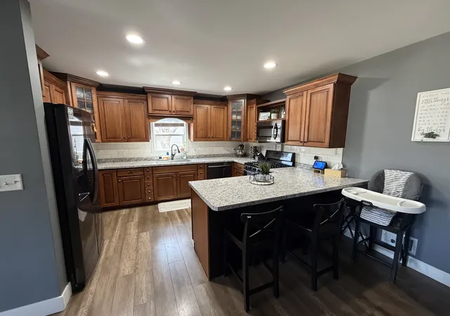 Photo 4 of Single family home for sale at 633 S Main St, Sheffield, IL 61361 | MLS# 12770661 | Listing updated on 2026-10-09