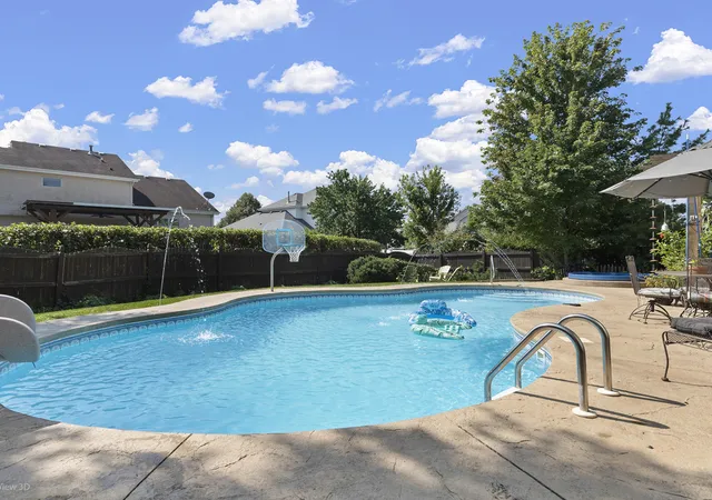 Photo 3 of Single family home for sale at 2916 Sharon Dr, New Lenox, IL 60451 | MLS# 12770668 | Listing updated on 2026-09-28
