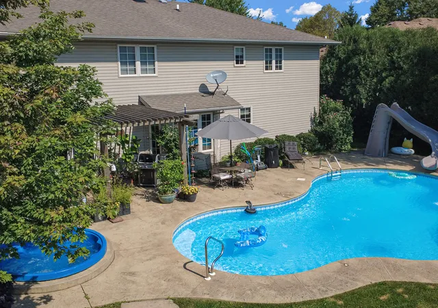 Photo 3 of Single family home for sale at 2916 Sharon Dr, New Lenox, IL 60451 | MLS# 12770668 | Listing updated on 2026-09-28