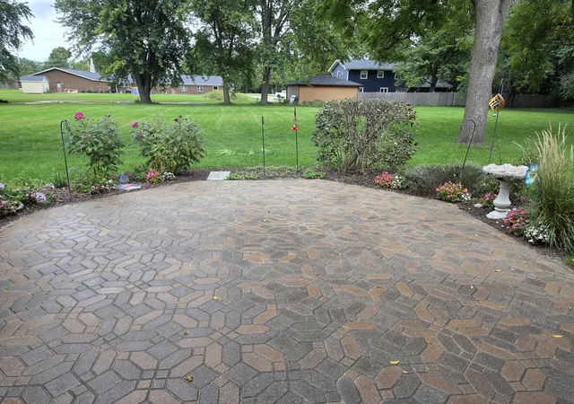Photo 4 of Single family home for sale at 1097 Newcastle Ln, Aurora, IL 60506 | MLS# 12770686 | Listing updated on 2026-10-26