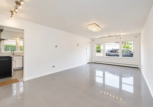 Listing Photo 4 - Condo for sale in building located at 4820 W Conrad St, Skokie, IL 60077 - Unit #106