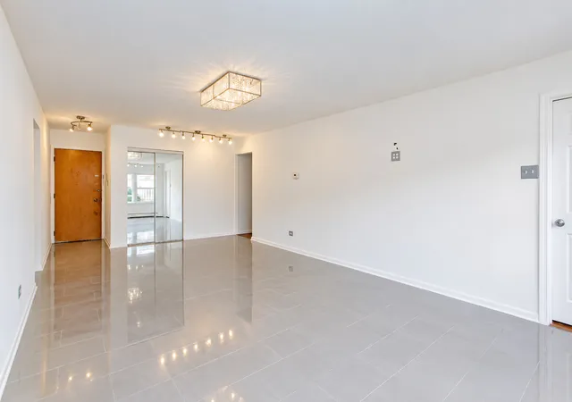 Listing Photo 5 - Condo for sale in building located at 4820 W Conrad St, Skokie, IL 60077 - Unit #106