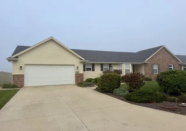 Photo 3 of Condo for sale at 106 Jones Blvd #1, Tuscola, IL 61953 | MLS# 12770711 | Listing updated on 2026-09-30