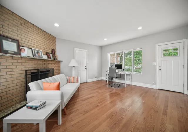 Photo 2 of Single family home for sale at 9157 S Avers Ave, Evergreen Park, IL 60805 | MLS# 12770718 | Listing updated on 2026-10-21