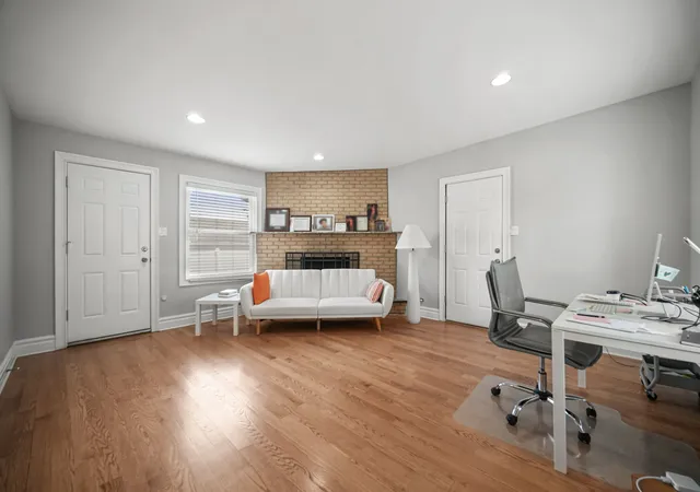 Photo 3 of Single family home for sale at 9157 S Avers Ave, Evergreen Park, IL 60805 | MLS# 12770718 | Listing updated on 2026-10-21