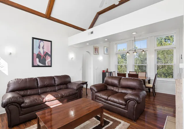 Photo 3 of Condo for sale at 6450 N Troy St #3W, Chicago, IL 60645 | MLS# 12770723 | Listing updated on 2026-09-28