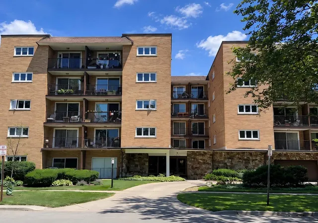 Photo 1 of Townhouse for sale at 2001 Sherman Ave #506, Evanston, IL 60201 | MLS# 12770750 | Listing updated on 2026-10-08