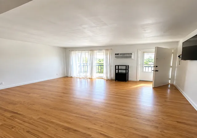 Listing Photo 4 - Condo for sale in building located at 3721 Ruby St, Schiller Park, IL 60176 - Unit #205S