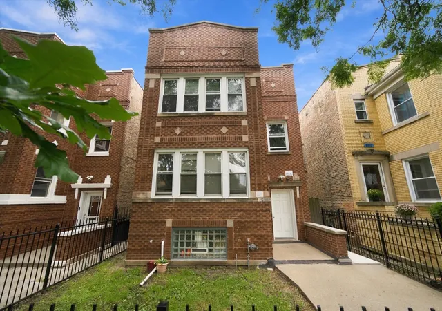 Listing Photo 2 - Condo for sale in building located at 6011 S Talman Ave, Chicago, IL 60629