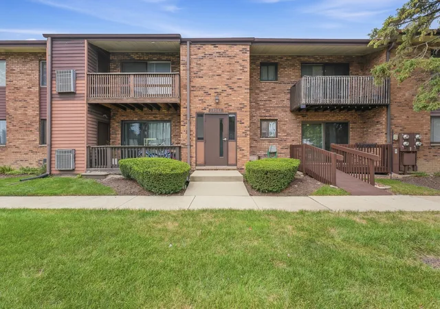 Condo for sale at 18001 Oak Park Ave #C, Tinley Park, IL 60477 | MLS# 12770758