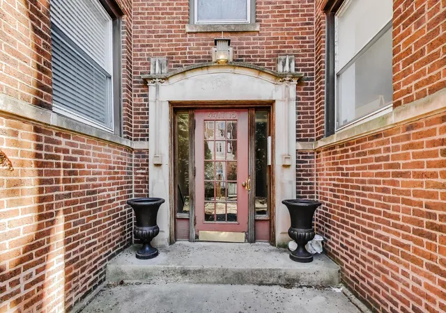 Photo 3 of Condo for sale at 4411 N Beacon St #1, Chicago, IL 60640 | MLS# 12770762 | Listing updated on 2026-09-29