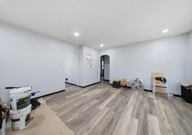 Photo 4 of Single family home for sale at 924 Glenwood Dyer Rd E, Glenwood, IL 60425 | MLS# 12770763 | Listing updated on 2026-10-07