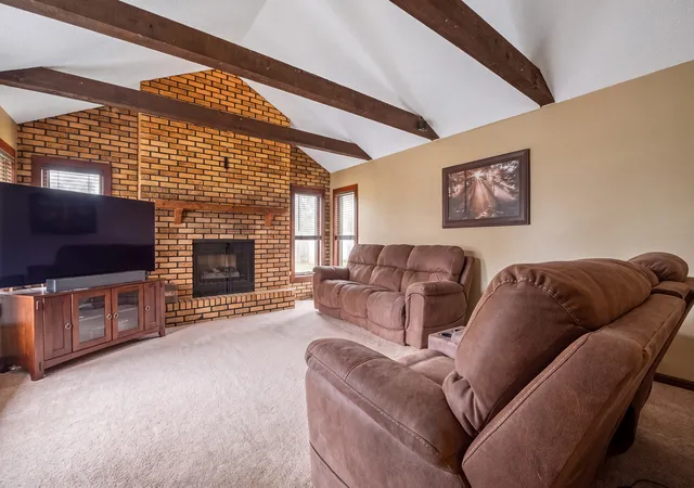 Photo 4 of Single family home for sale at 8611 Leclaire Ave, Burbank, IL 60459 | MLS# 12770764 | Listing updated on 2026-10-03