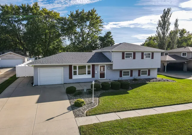 Photo 1 of Single family home for sale at 55 Emery Dr, Bourbonnais, IL 60914 | MLS# 12770765 | Listing updated on 2026-10-05