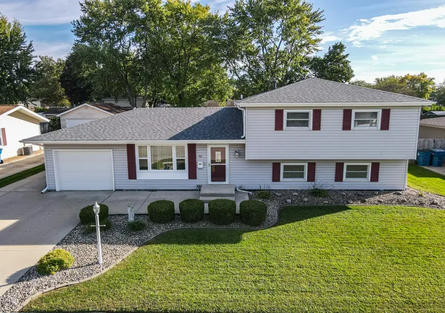 Photo 2 of Single family home for sale at 55 Emery Dr, Bourbonnais, IL 60914 | MLS# 12770765 | Listing updated on 2026-10-05