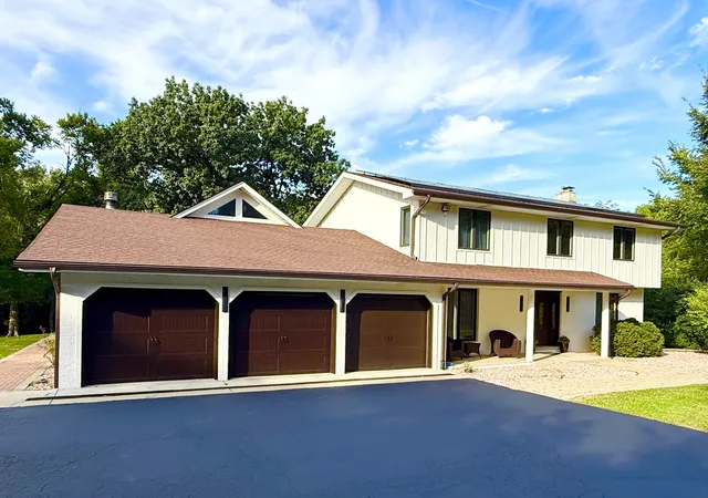Photo 1 of Single family home for sale at 8714 W 123rd Street, Palos Park, IL 60464 | MLS# 12770768 | Listing updated on 2026-10-04