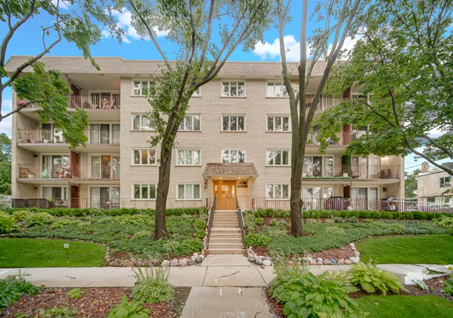 Photo 1 of Condo for sale at 225 E Wing St #302, Arlington Heights, IL 60004 | MLS# 12770771 | Listing updated on 2026-10-07