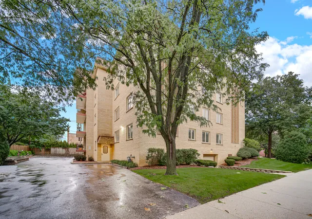 Photo 22 of Condo for sale at 225 E Wing St #302, Arlington Heights, IL 60004 | MLS# 12770771 | Listing updated on 2026-10-07