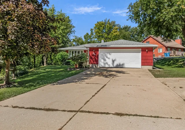 Photo 3 of Single family home for sale at 804 Bratton Ave, Marseilles, IL 61341 | MLS# 12770776 | Listing updated on 2026-10-04