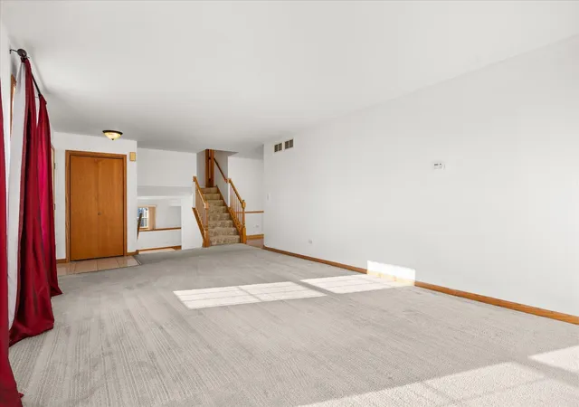 Photo 4 of Single family home for sale at 1807 Larkspur Dr, Plainfield, IL 60586 | MLS# 12770780 | Listing updated on 2026-10-04