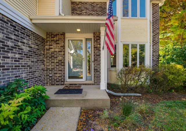 Photo 3 of Single family home for sale at 152 Michael Ave, Mundelein, IL 60060 | MLS# 12770781 | Listing updated on 2026-10-13