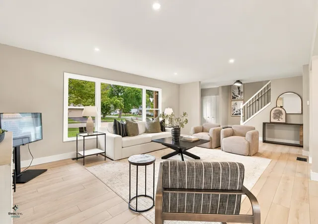 Photo 3 of Single family home for sale at 2703 N Ridge Ave, Arlington Heights, IL 60004 | MLS# 12770785 | Listing updated on 2026-10-04