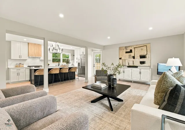 Photo 4 of Single family home for sale at 2703 N Ridge Ave, Arlington Heights, IL 60004 | MLS# 12770785 | Listing updated on 2026-10-04