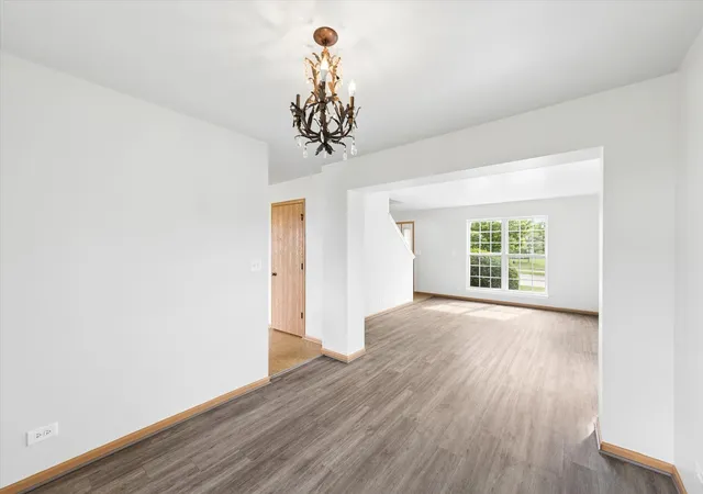 Photo 4 of Single family home for sale at 7805 Mossheather Dr, Joliet, IL 60431 | MLS# 12770796 | Listing updated on 2026-10-04